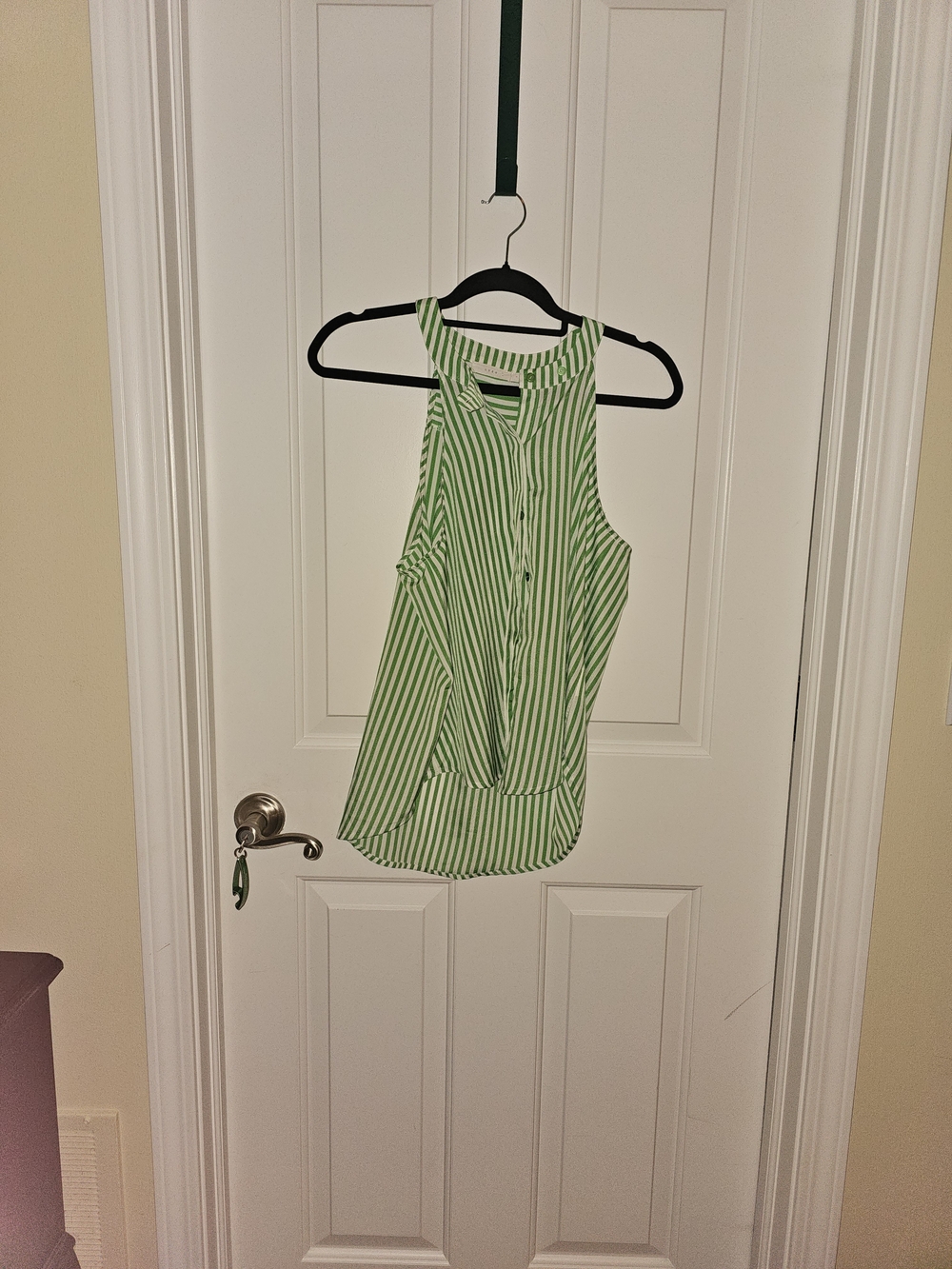 Women's Medium Lush Green and White Striped Sleeveless NWOT Button-Front Top